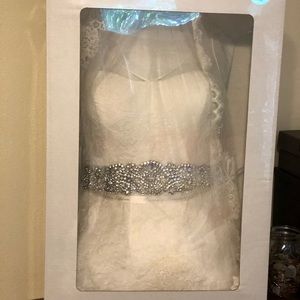 Vera Wang Wedding Dress, Shoes and accessories.